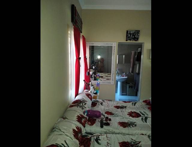 1 BEDROOM FLAT FOR SALE IN SELECTION PARK